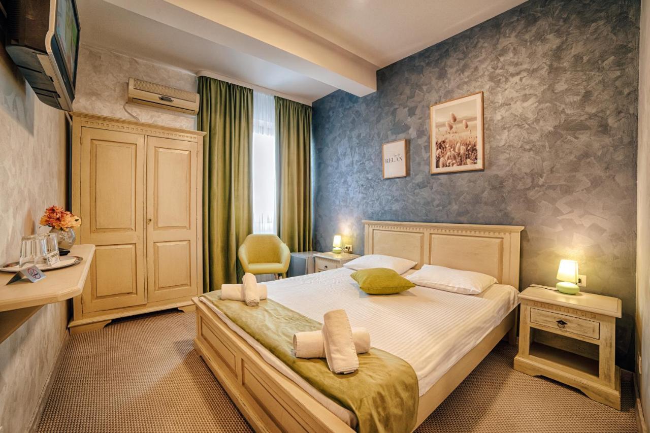Casa Vatra Radauti Hostel Bagian luar foto