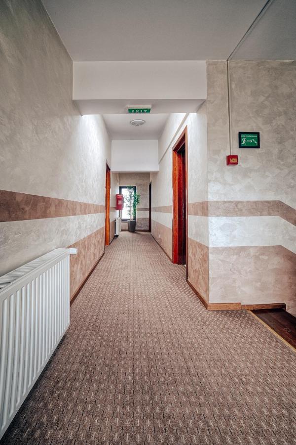 Casa Vatra Radauti Hostel Bagian luar foto