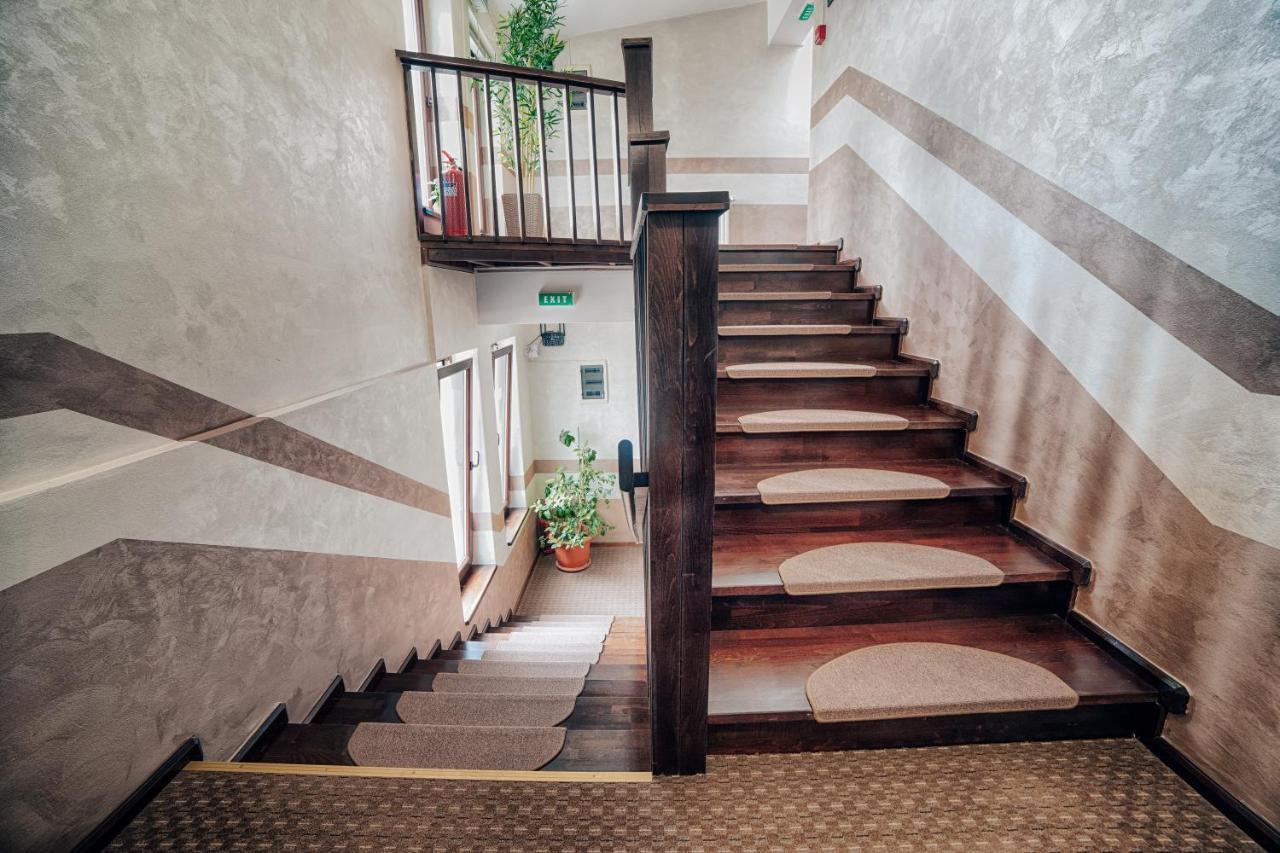 Casa Vatra Radauti Hostel Bagian luar foto