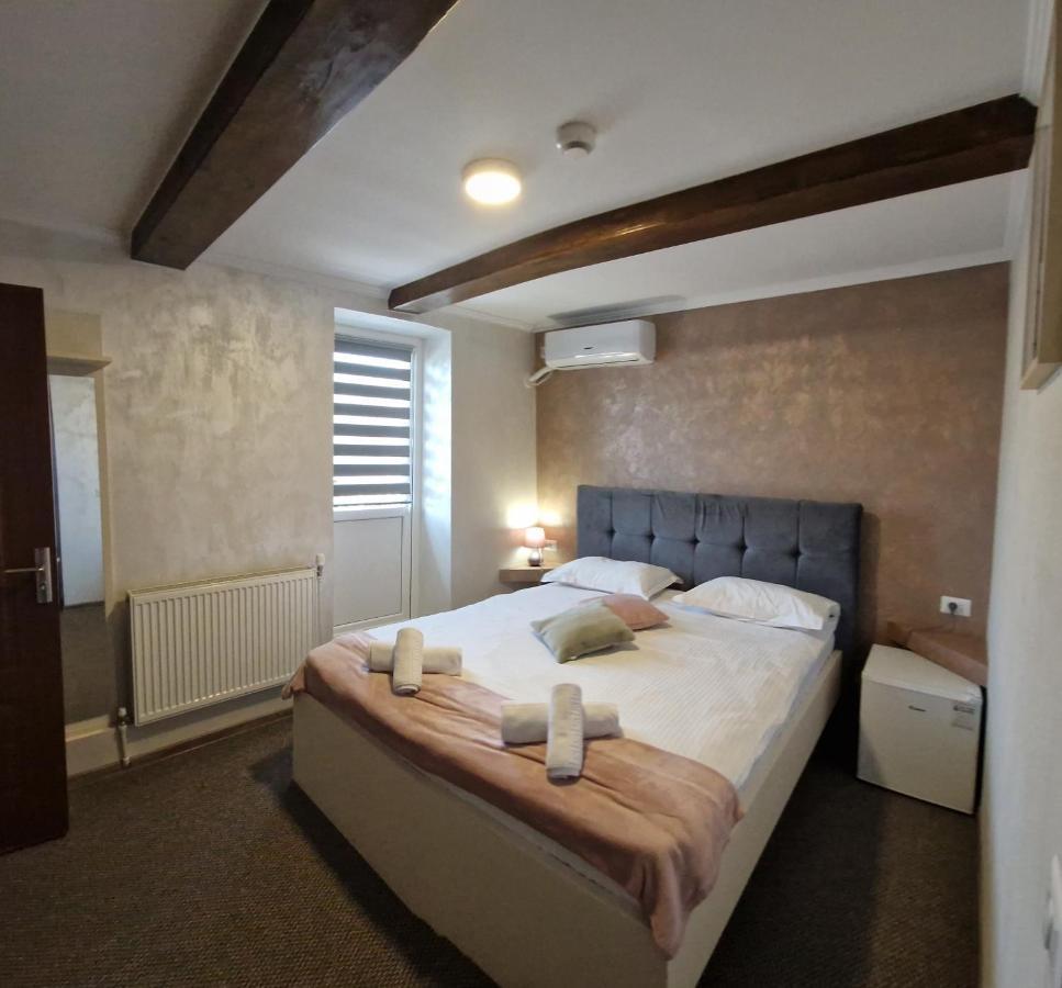 Casa Vatra Radauti Hostel Bagian luar foto