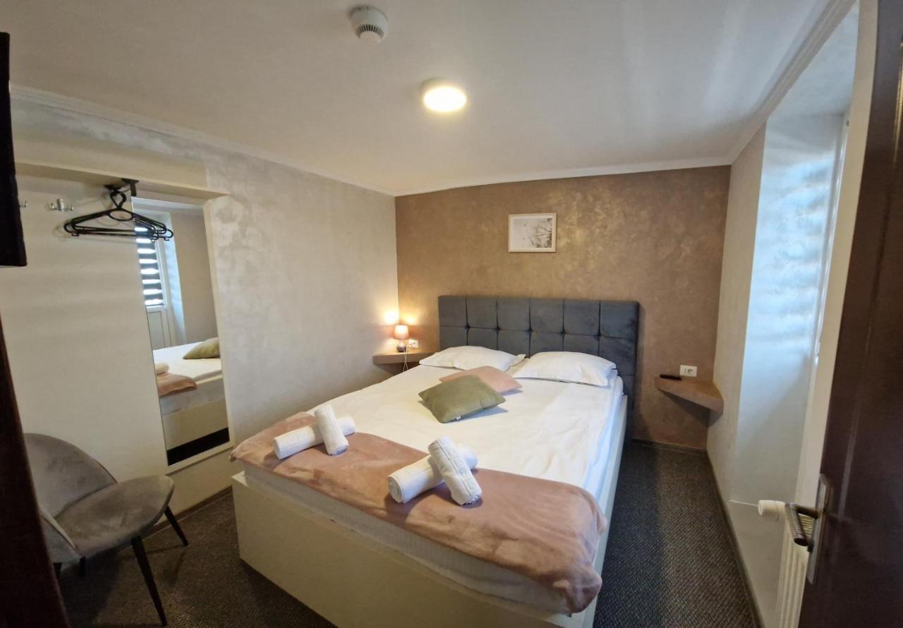 Casa Vatra Radauti Hostel Bagian luar foto