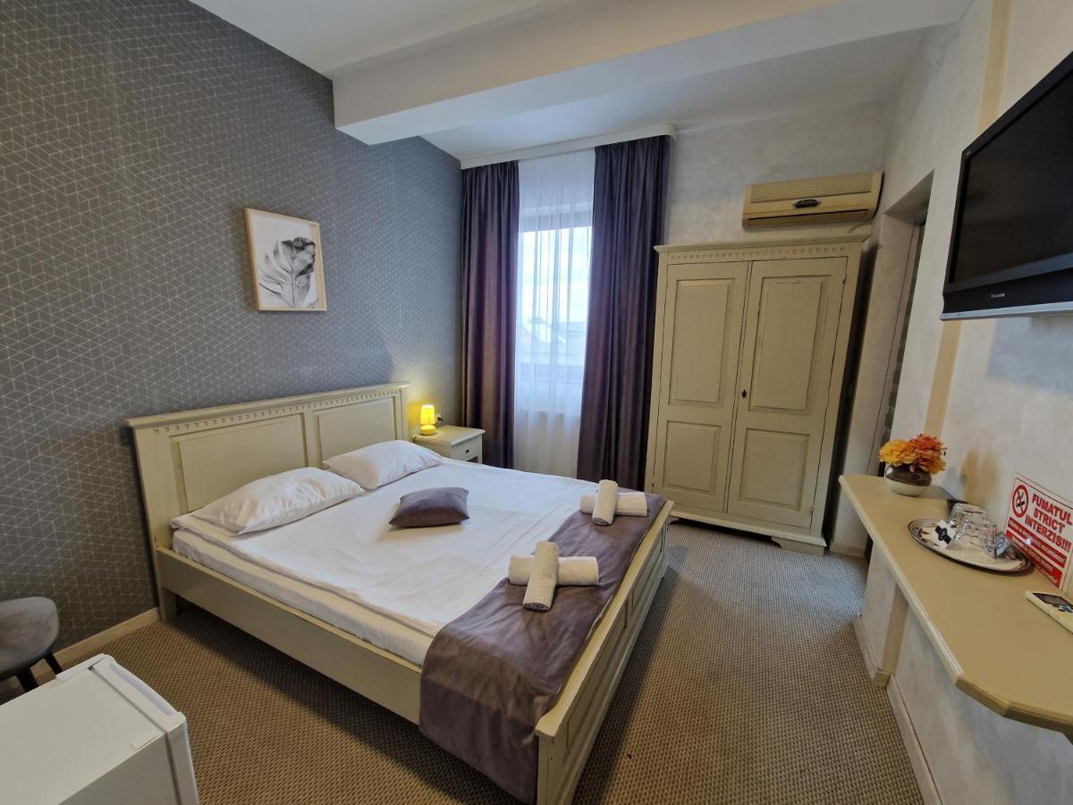 Casa Vatra Radauti Hostel Bagian luar foto