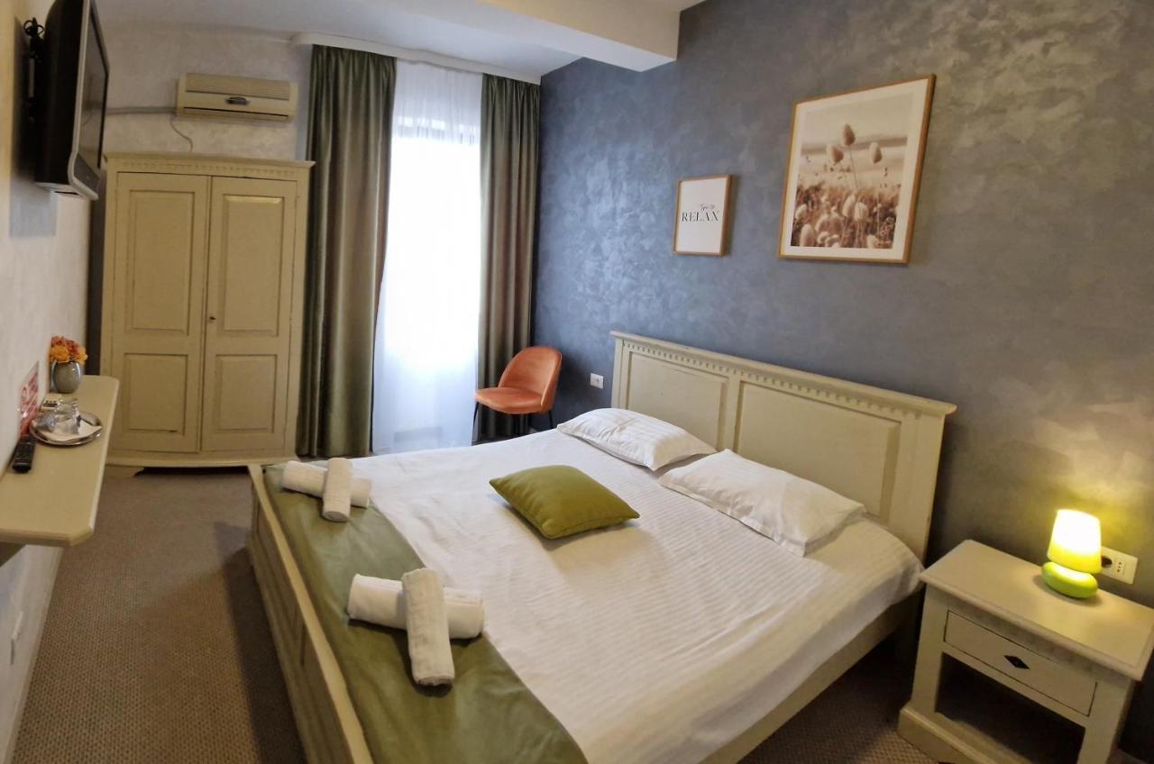 Casa Vatra Radauti Hostel Bagian luar foto