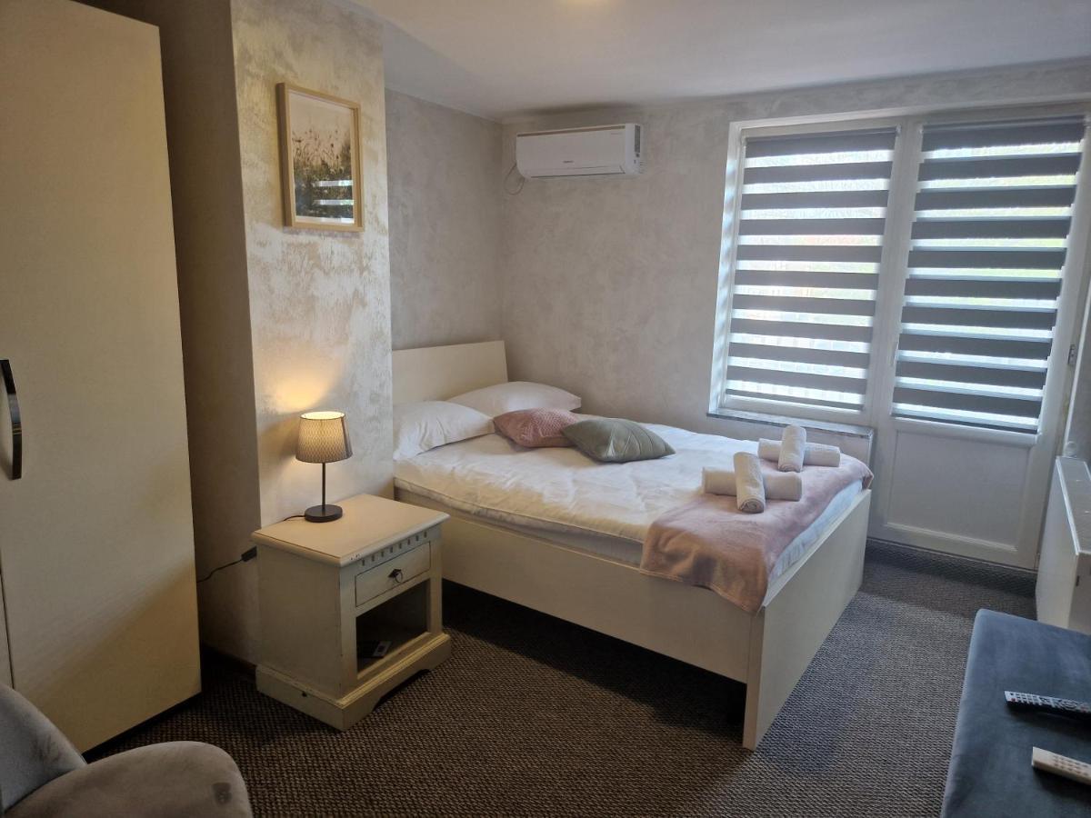 Casa Vatra Radauti Hostel Bagian luar foto